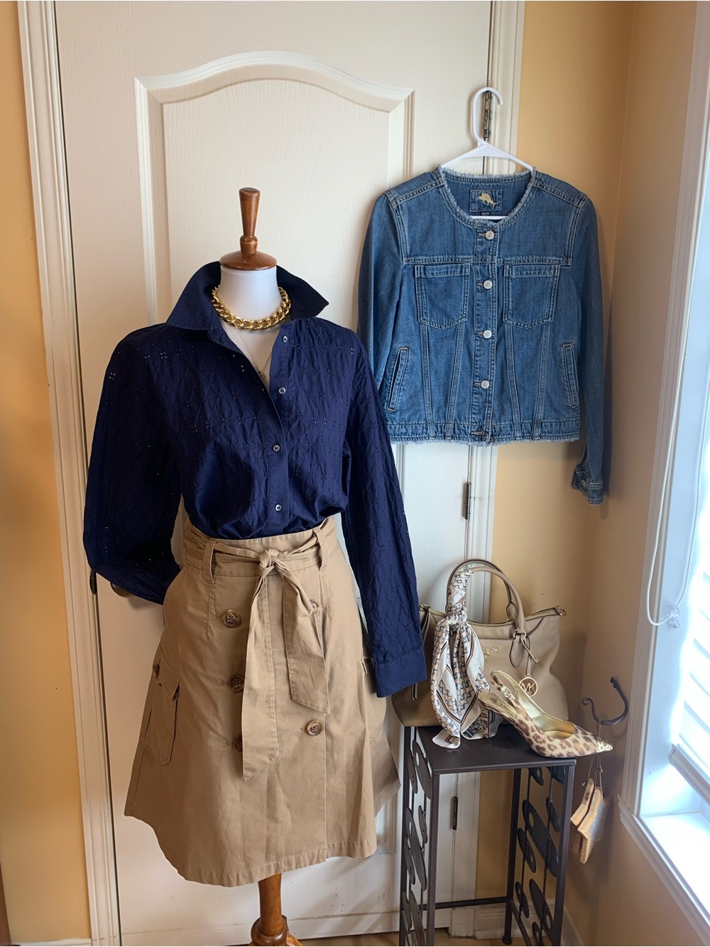 Classic Navy Button-Up eyelet cotton shirt